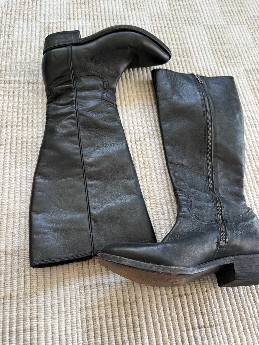 Women’s Frye Shirley Boots Size 9